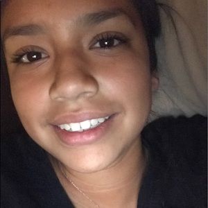 Meet your Posher, Abigail